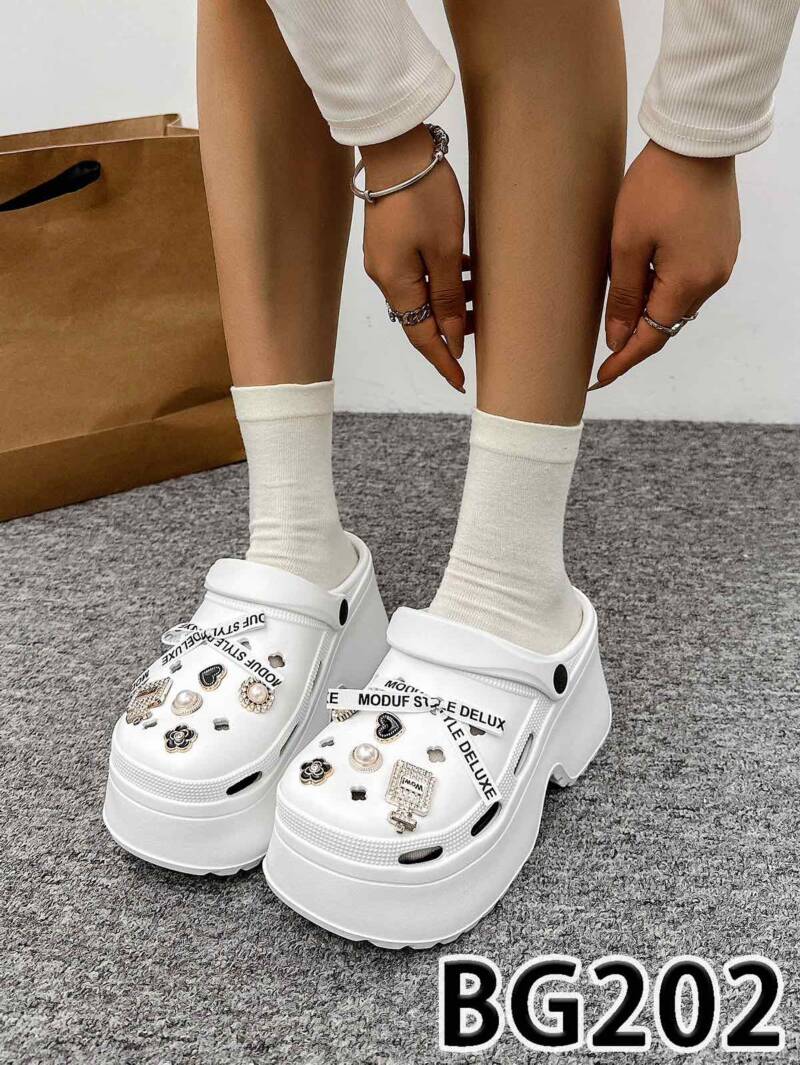 Klapki damskie Roz 36-41 / 12 par